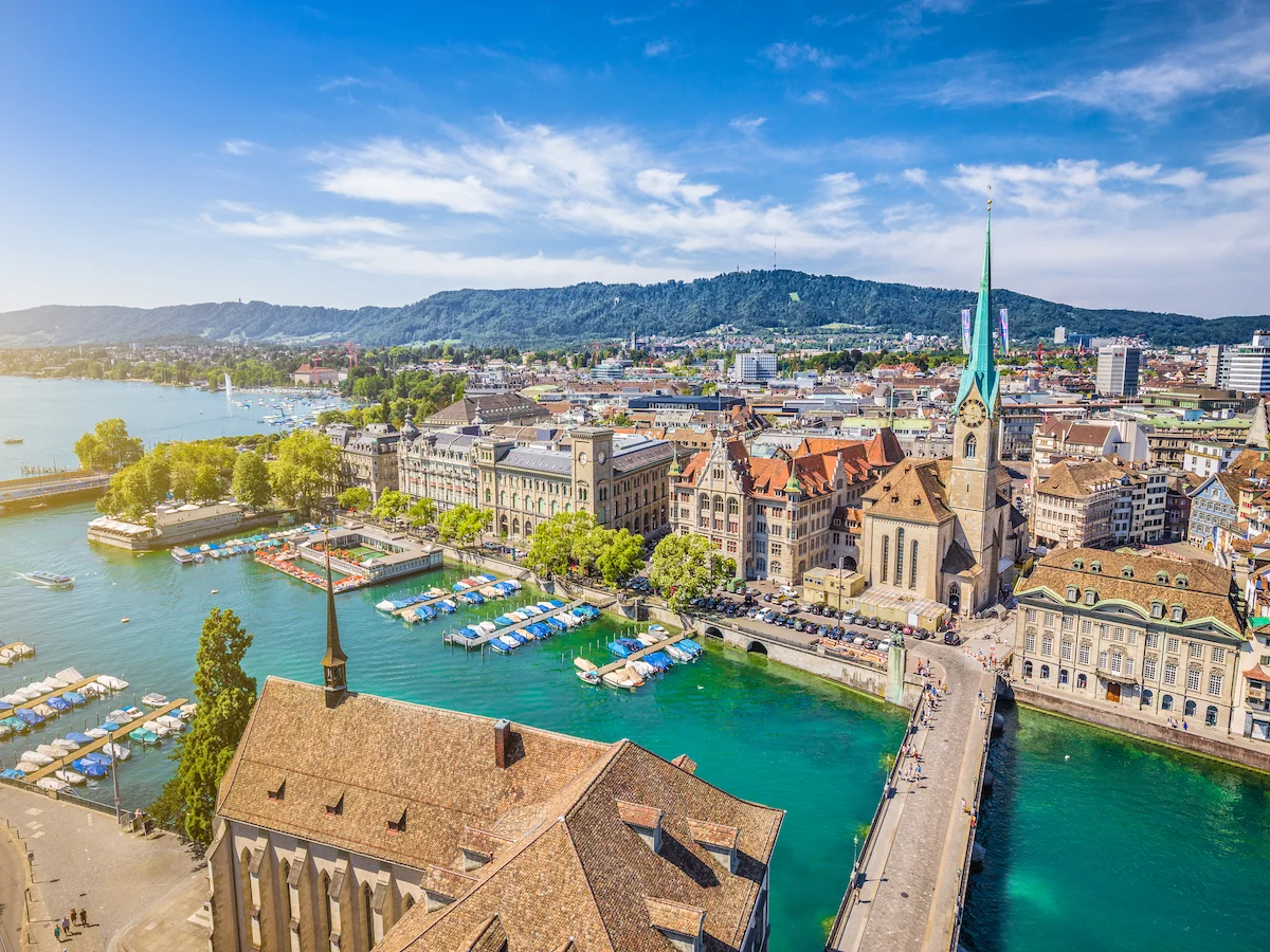 Pociągiem pośród Alp