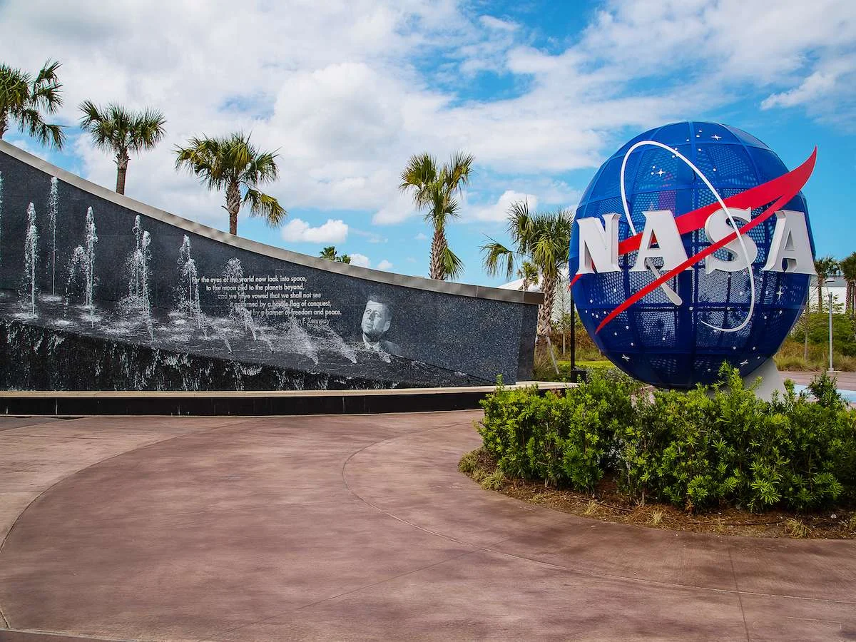 KENNEDY SPACE CENTER - ORLANDO